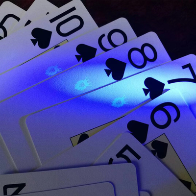 satın al Özel Çevre dostu CMYK / Pantone Renkli Baskı Özel UV İşaretli Casino Oyun Kartları online manufacture