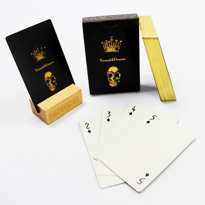 satın al CMYK 100g Özel Siyah Çekirdekli Kağıt Poker Kartları Altın Kenarlı Ve Folyo Damgalama Kağıt Kutusu online manufacture