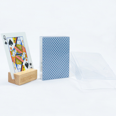 Gümüş kenarlı kartlı % 100 su geçirmez plastik poker kartları 63x88mm